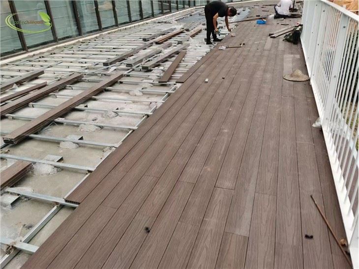 EcoTechWood Tercera generació Co-extrusió de forats rodons buits per terra de jardí